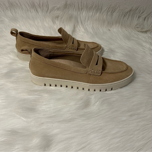 Vionic Women's Uptown Slip-ons Loafer - Picture 2 of 10